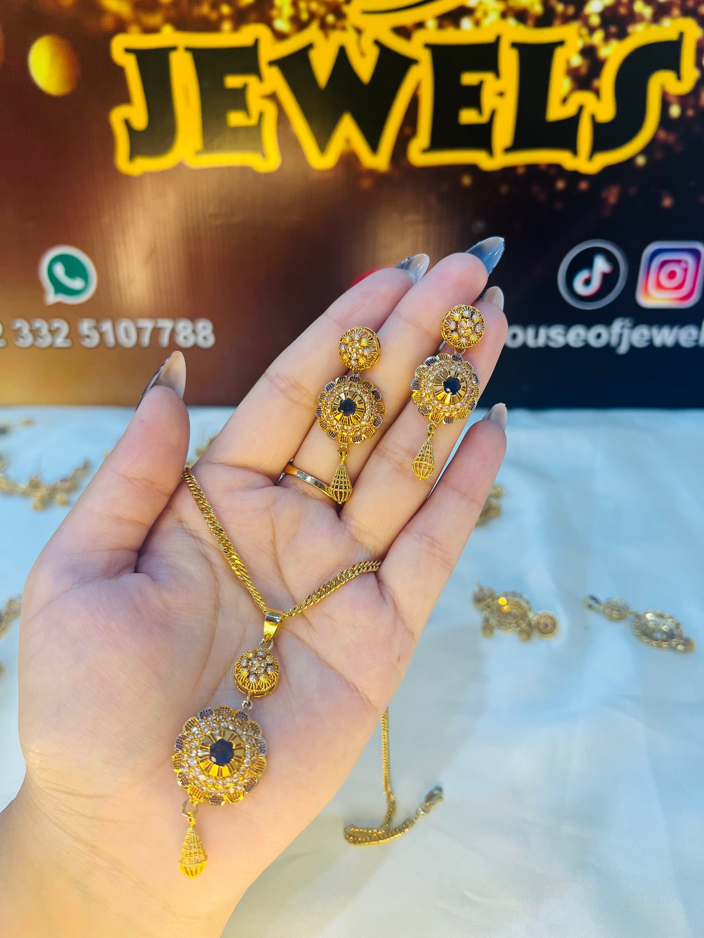 RP Stone Pendant Set SP0001