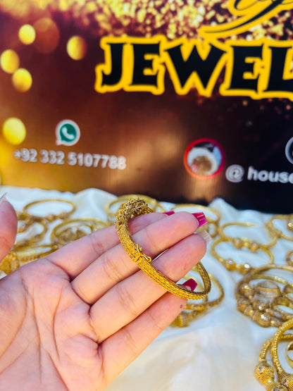 RP Openable Handcuff HC0009